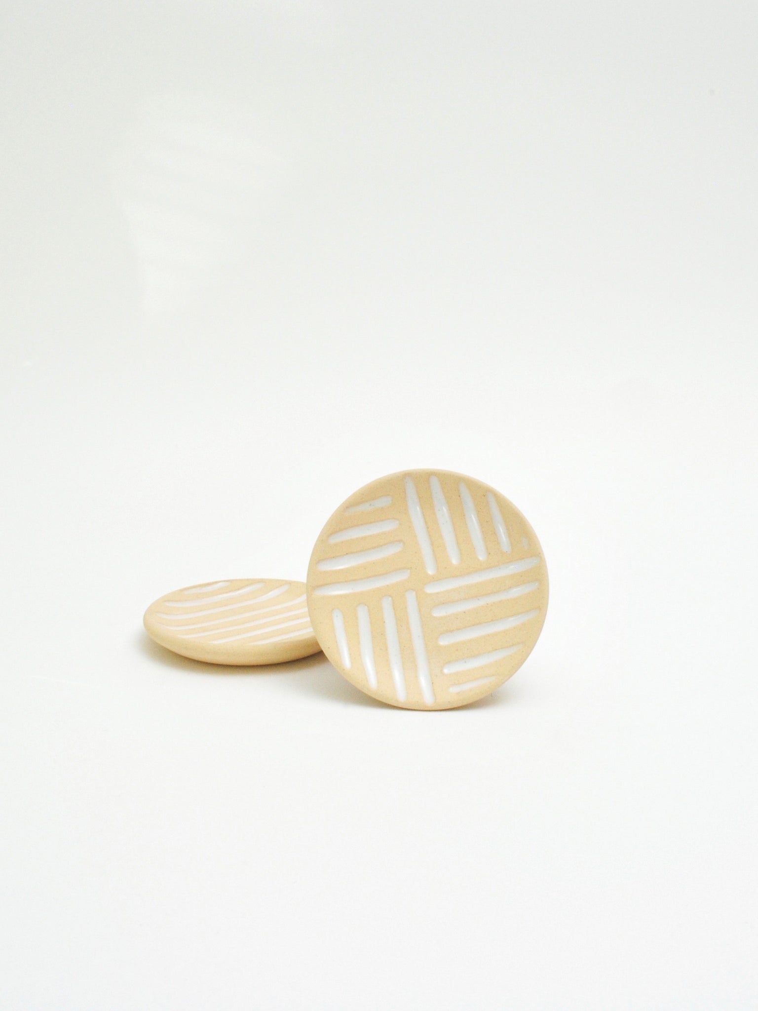 CARVED DISH